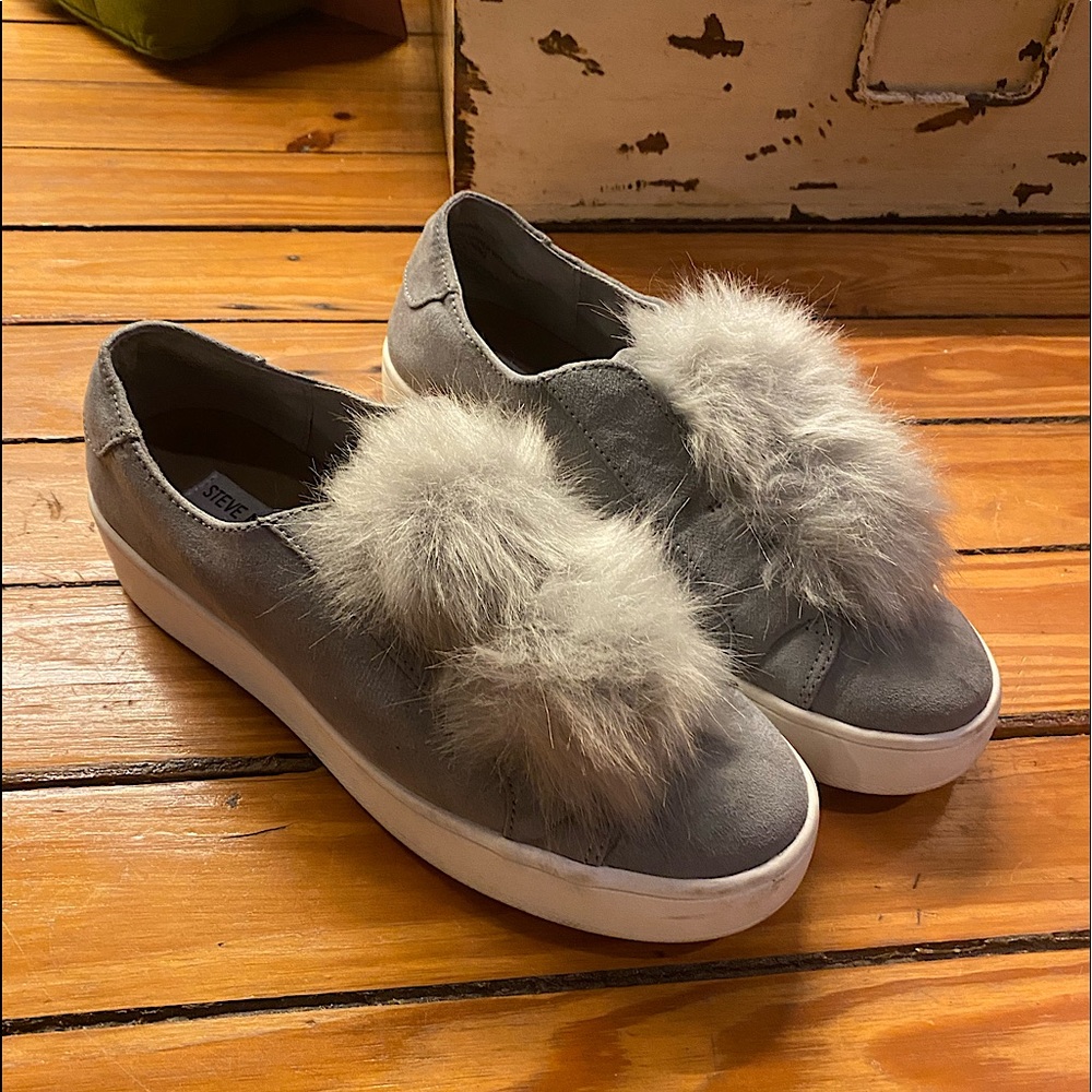 Steve Madden Pom Pom Shoes 👟
